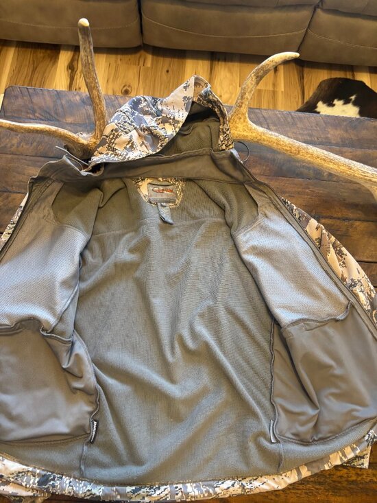 Sitka Size Medium - Picture 3 of 5